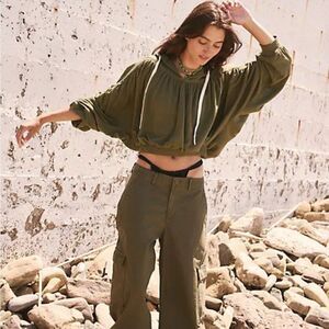 Free People Beach Cropped Sweatshirt Hoodie Size S Olive NWOT